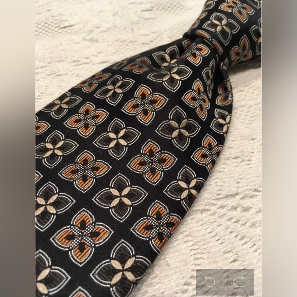 Ermenegildo Zegna Luxury Italian Silk Tie, Black with Woven Medallion Pattern